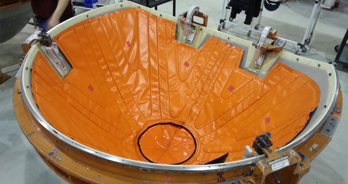 protection PVC aeronautique - anti-choc et anti-dérapante pour radôme en forme 3D et 2D